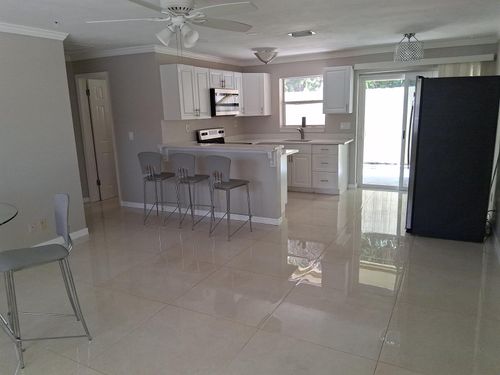 212 Palmetto Dr, Lake Park, FL, 33403-2735 | Card Image
