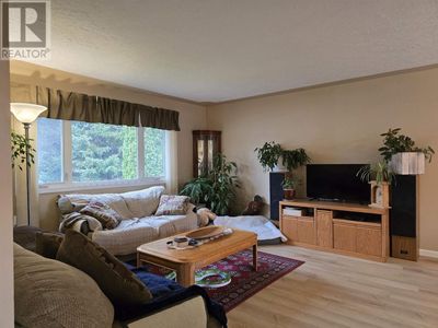 131 Duncan Pl, House other with 5 bedrooms, 3 bathrooms and null parking in Prince George BC | Image 2