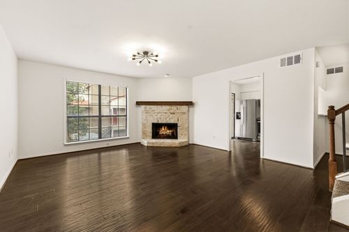 18d-5200 Martel Ave, Dallas, TX, 75206-5652 | Card Image