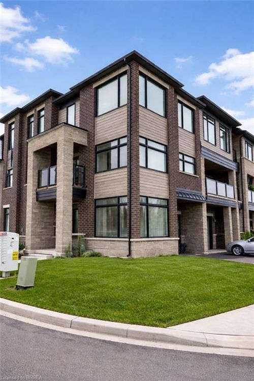 1560 Hilson Hts, Milton, ON, L9E1V5 | Card Image