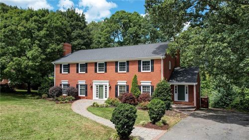 1006 Oakcrest Dr, Reidsville, NC, 27320-5427 | Card Image