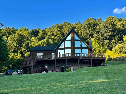 674 Lakeview Dr, Horner, WV, 26372-7711 | Card Image