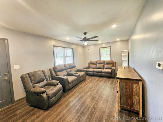 1306 E Shawnee St, House other with 3 bedrooms, 2 bathrooms and null parking in Tahlequah OK | Image 6