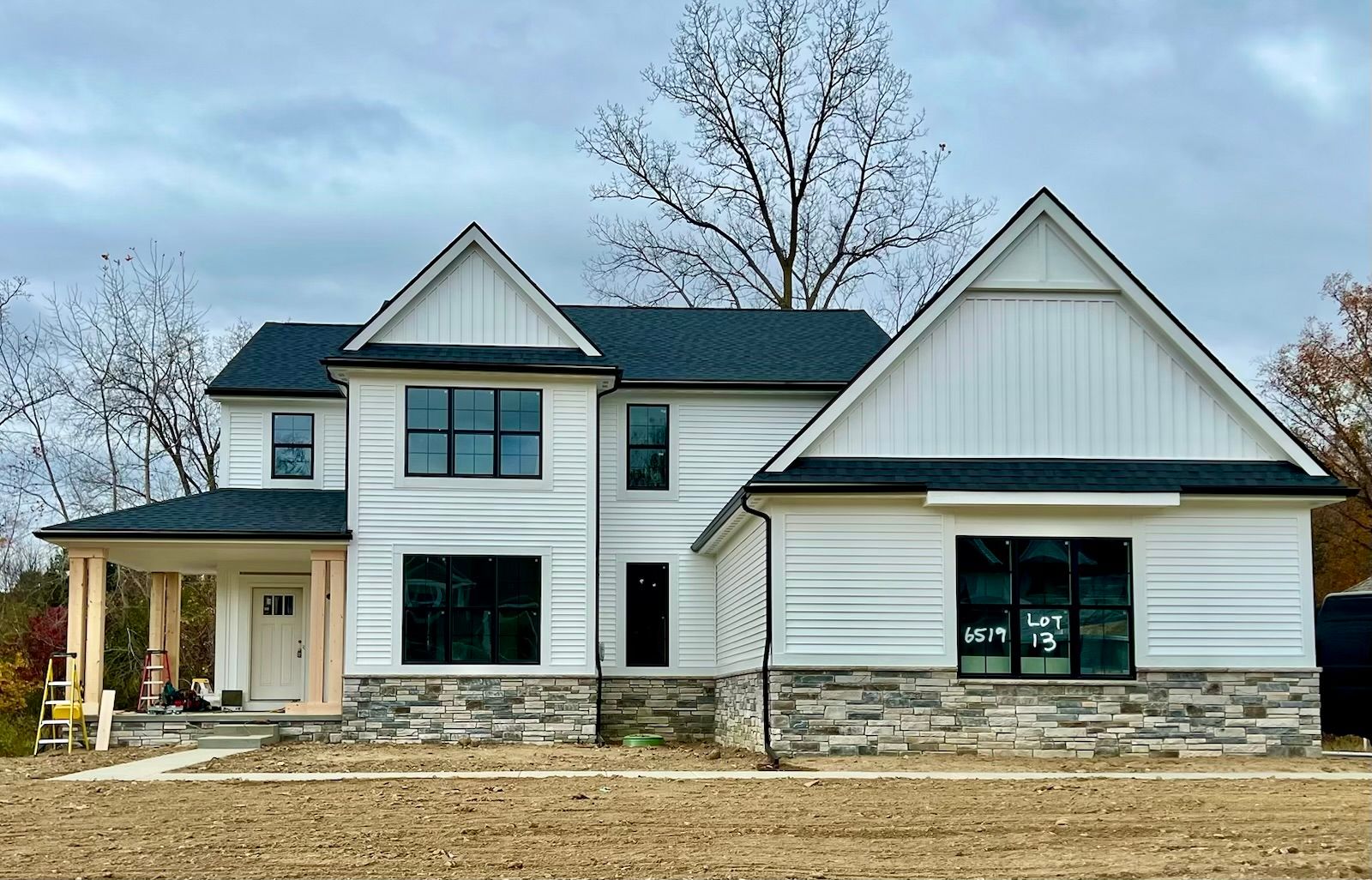 Cambridge Cir, Clarkston, MI 48346