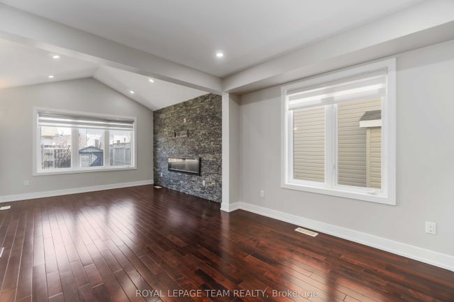 28 Moe Robillard St, House attached with 3 bedrooms, 3 bathrooms and 2 parking in Arnprior ON | Image 8