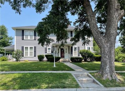 View of front of house with a front yard | Image 1