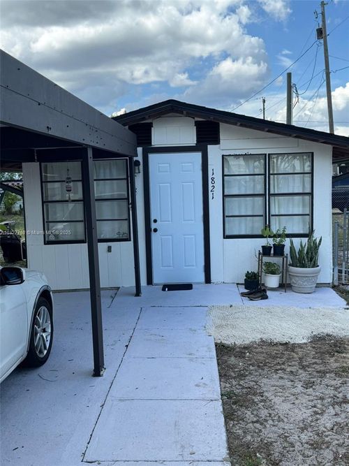 1821 Shore Rd, Avon Park, FL, 33825-8493 | Card Image
