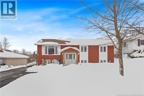 93 Emery St, Riverview, NB, E1B3S1 | Card Image