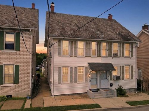 318 Northampton St, Hellertown, PA, 18055-1837 | Card Image
