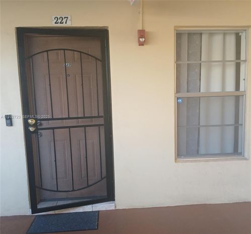 apt-227-3071 Nw 47th Ter, Lauderdale Lakes, FL, 33313-1776 | Card Image