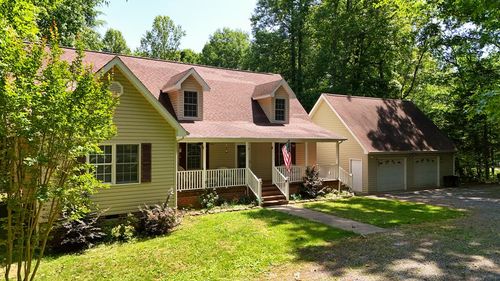 1070 Carriage End Way, South Boston, VA, 24592-6521 | Card Image