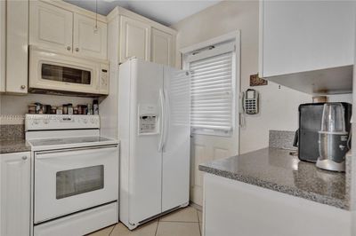 601 - 5103 Nw 35th St, Condo with 2 bedrooms, 2 bathrooms and null parking in Lauderdale Lakes FL | Image 2