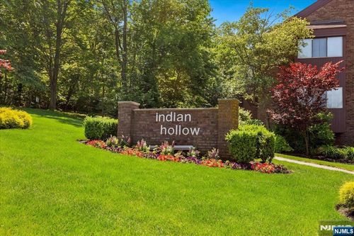218 Indian Hollow Ct, Mahwah, NJ, 07430-2295 | Card Image