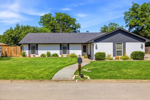 209 Diane Dr, Sanger, TX, 76266-5514 | Card Image