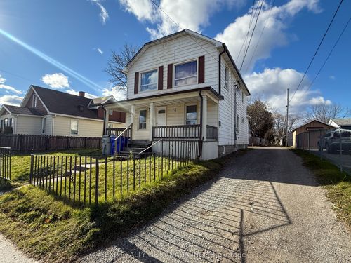 {{alt}} | Card Image