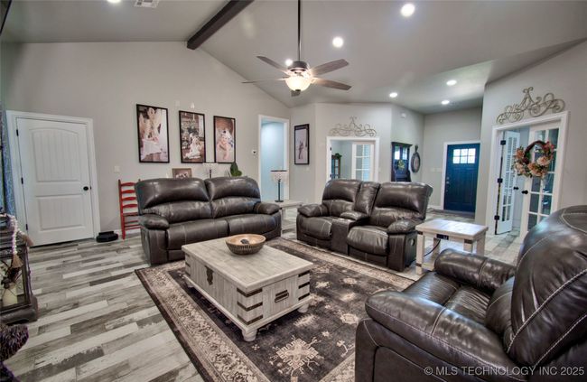 Living Room | Image 8