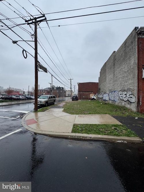 602 S 5th St, CAMDEN, NJ, 08103-3504 | Card Image