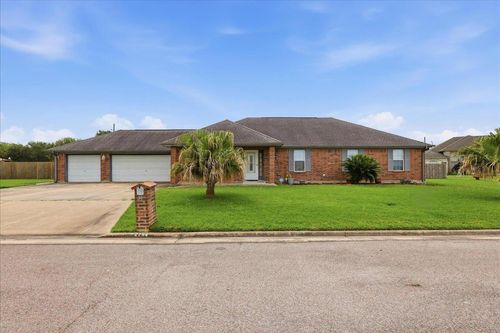 2294 Bayou Dr, Port Arthur, TX, 77640-1779 | Card Image