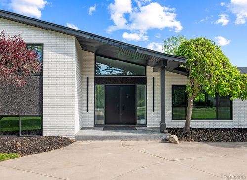 21725 Normandale St, Beverly Hills, MI, 48025-4859 | Card Image