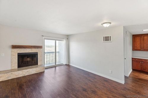 l-2909 Cowley Way, San Diego, CA, 92117-6818 | Card Image
