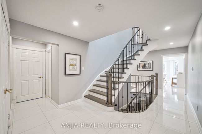 566 Rosebank Rd, House other with 5 bedrooms, 4 bathrooms and 4 parking in Pickering ON | Image 5