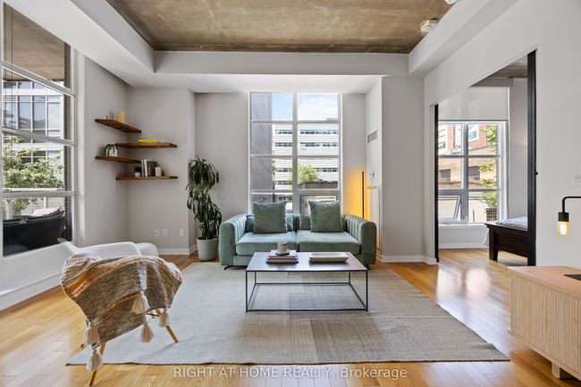 209 - 23 Brant St, Condo with 2 bedrooms, 1 bathrooms and 1 parking in Toronto ON | Image 14