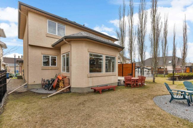 163 Strathridge Place Sw, Home with 3 bedrooms, 3 bathrooms and 4 parking in Calgary AB | Image 45