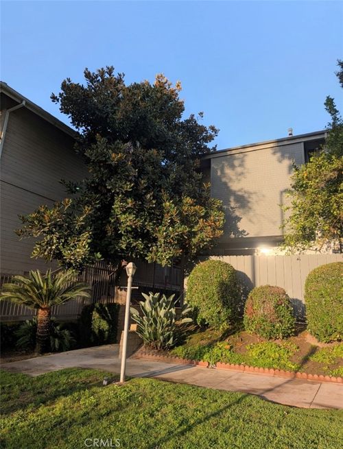 4325 Whitsett, Studio City, CA, 91604 | Card Image