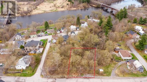 56 Thomas St N, Arnprior, ON, K7S | Card Image