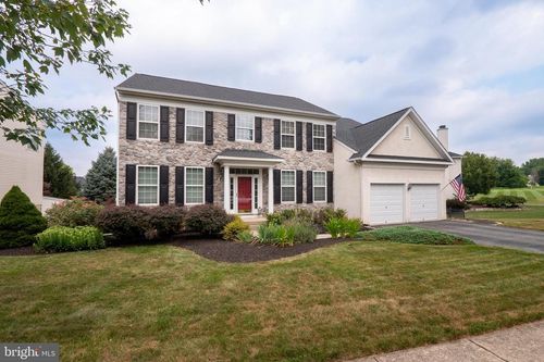 5901 John Fries Dr, Macungie, PA, 18062-8459 | Card Image