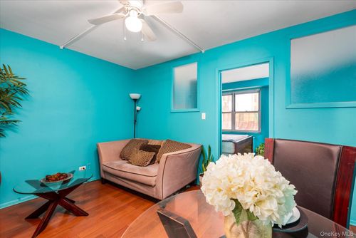 apt-2b-85 Main St, Briarwood, NY, 11435-1828 | Card Image