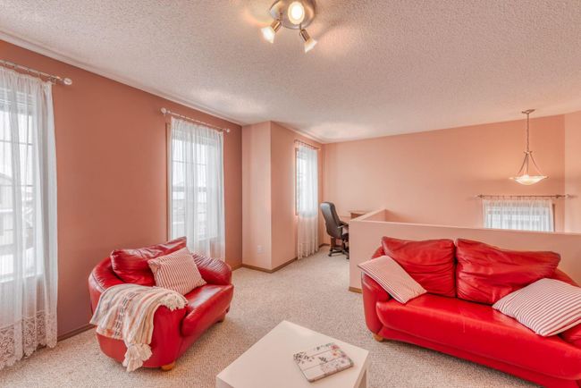 160 Eversyde Circle Sw, Home with 3 bedrooms, 2 bathrooms and 4 parking in Calgary AB | Image 22