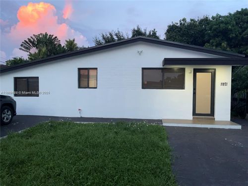 1971 W 2nd Ave, Hialeah, FL, 33010-2633 | Card Image