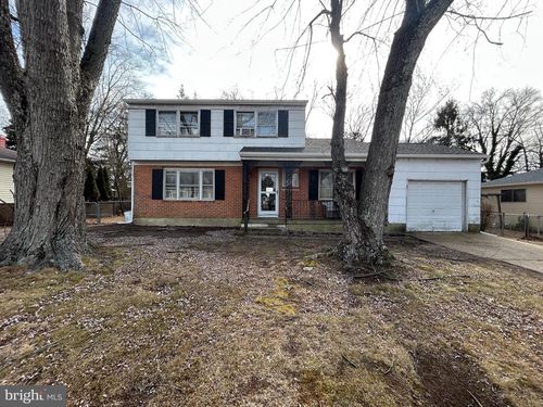37 Almond Ave, BROWNS MILLS, NJ, 08015-2137 | Card Image