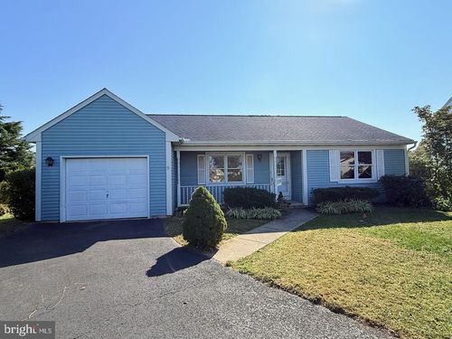 220 Sycamore Ln, NEW HOLLAND, PA, 17557-1822 | Card Image