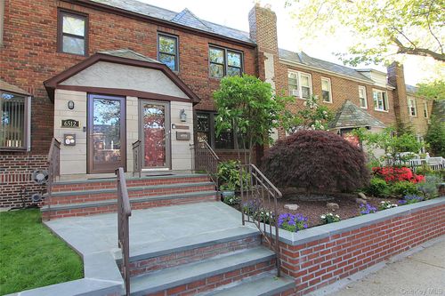 65-10 78th Street, New York, NY, 11379 | Card Image