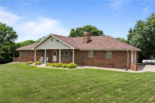 23276 Evans Rd, Tonganoxie, KS, 66086-3039 | Card Image