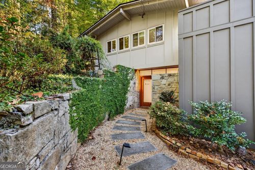 3813 Watkins Pl Ne, brookhaven, GA, 30319-1828 | Card Image