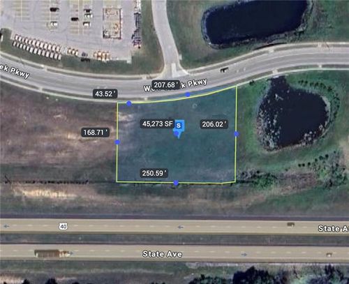 15255 Wolfcreek Pkwy, Basehor, KS, 66007-6221 | Card Image
