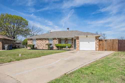 131 Sierra Ct, Glenn Heights, TX, 75154-8599 | Card Image