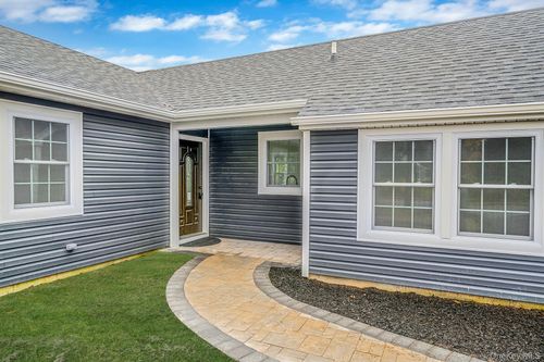 50 7th St, Saint James, NY, 11780-1910 | Card Image