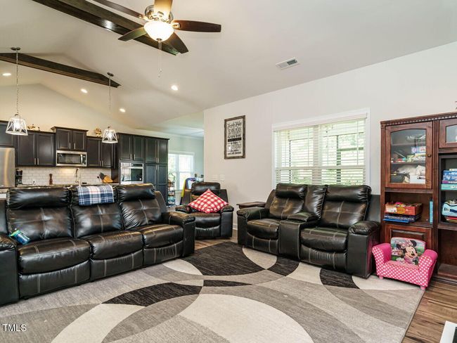 015-1280x960-living-room | Image 15