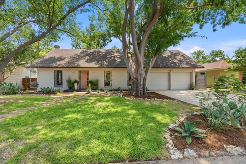 2205 Laramie Trl, Austin, TX, 78745-2843 | Card Image