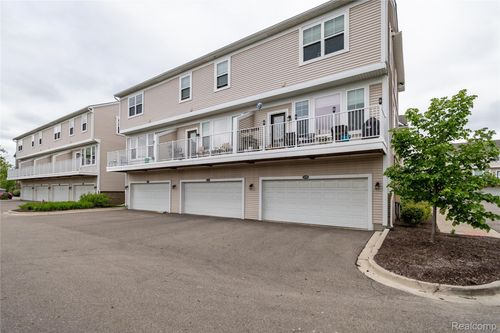 87-3217 Chambers W, Wixom, MI, 48393-4324 | Card Image