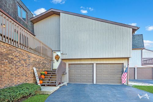 633 High Ridge Rd, Roselle, IL, 60172-1407 | Card Image