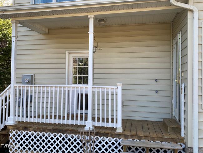 Covered porch | Image 27