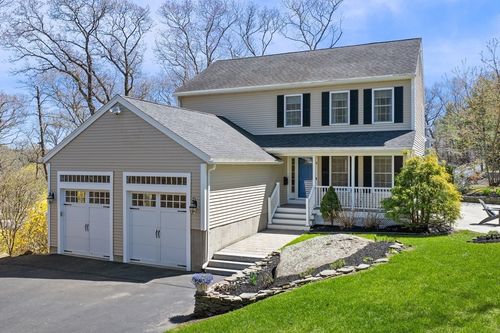 18 Montserrat Rd, Beverly, MA, 01915-2768 | Card Image