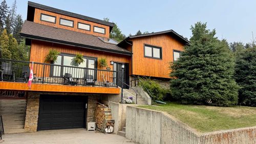 906 Bonhomme Street, Jasper, AB, T0E1E0 | Card Image