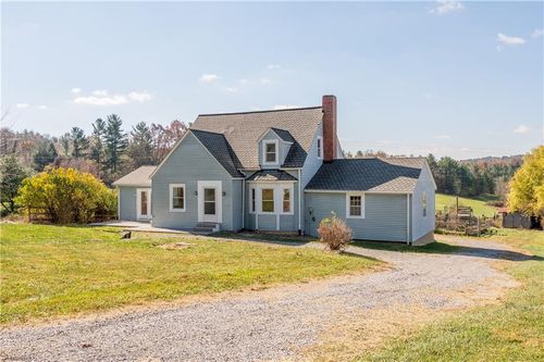 532 Huffville Rd Ne, Pilot, VA, 24138-1675 | Card Image