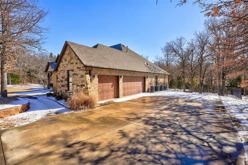 2325 Crestwood Drive, Jones, OK, 73049 | Card Image